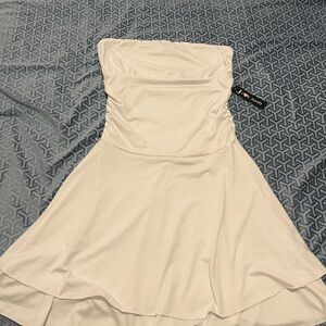 Elegant white Strapless Dress